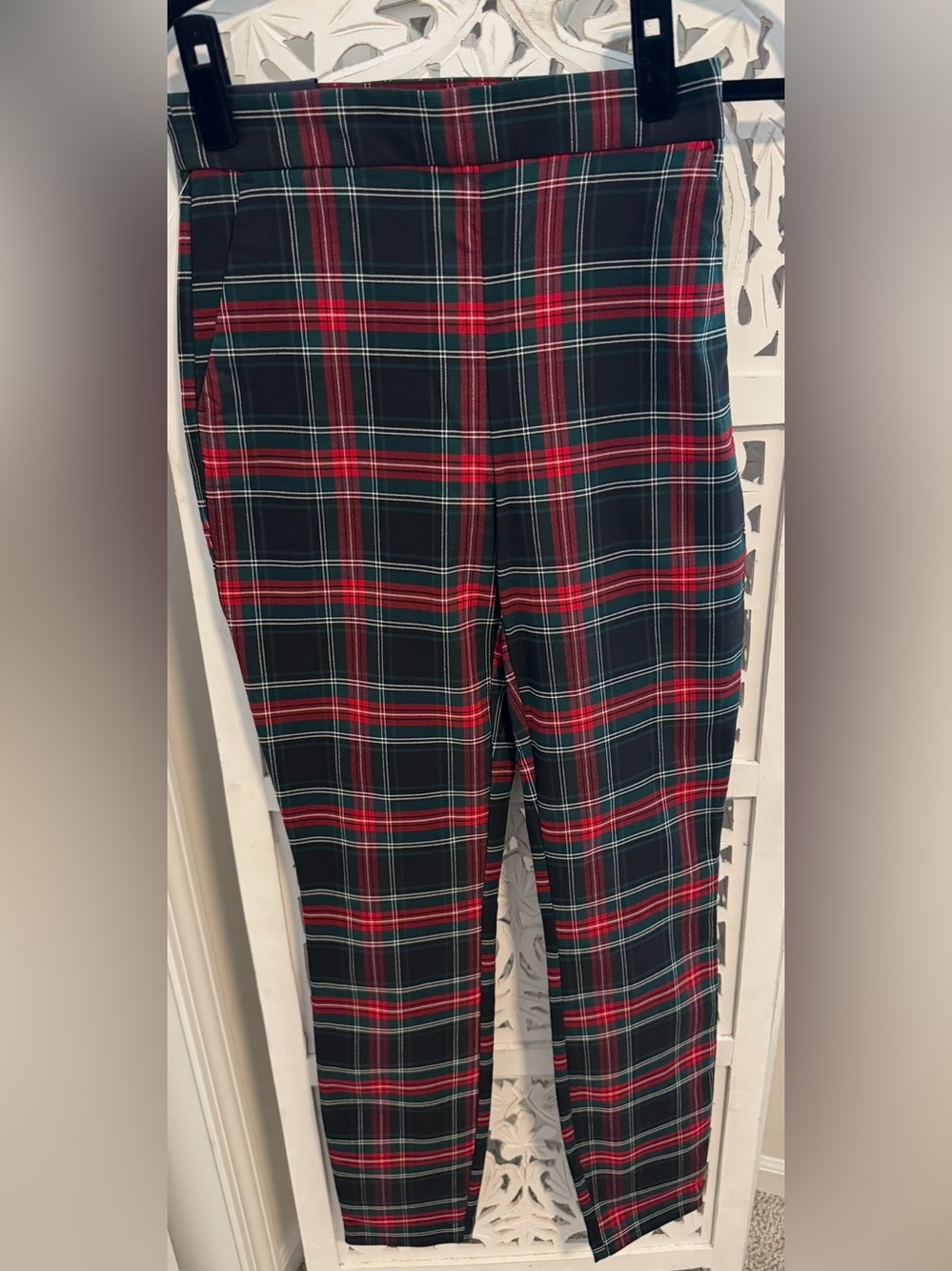GAP Red and Green Plaid Cropped Pants